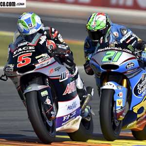 <b>Johann Zarco - Kalex-Honda à la lutte pour la première place avec Franco Morbidelli - Kalex-Honda (photo www.johannzarco.com)</b>